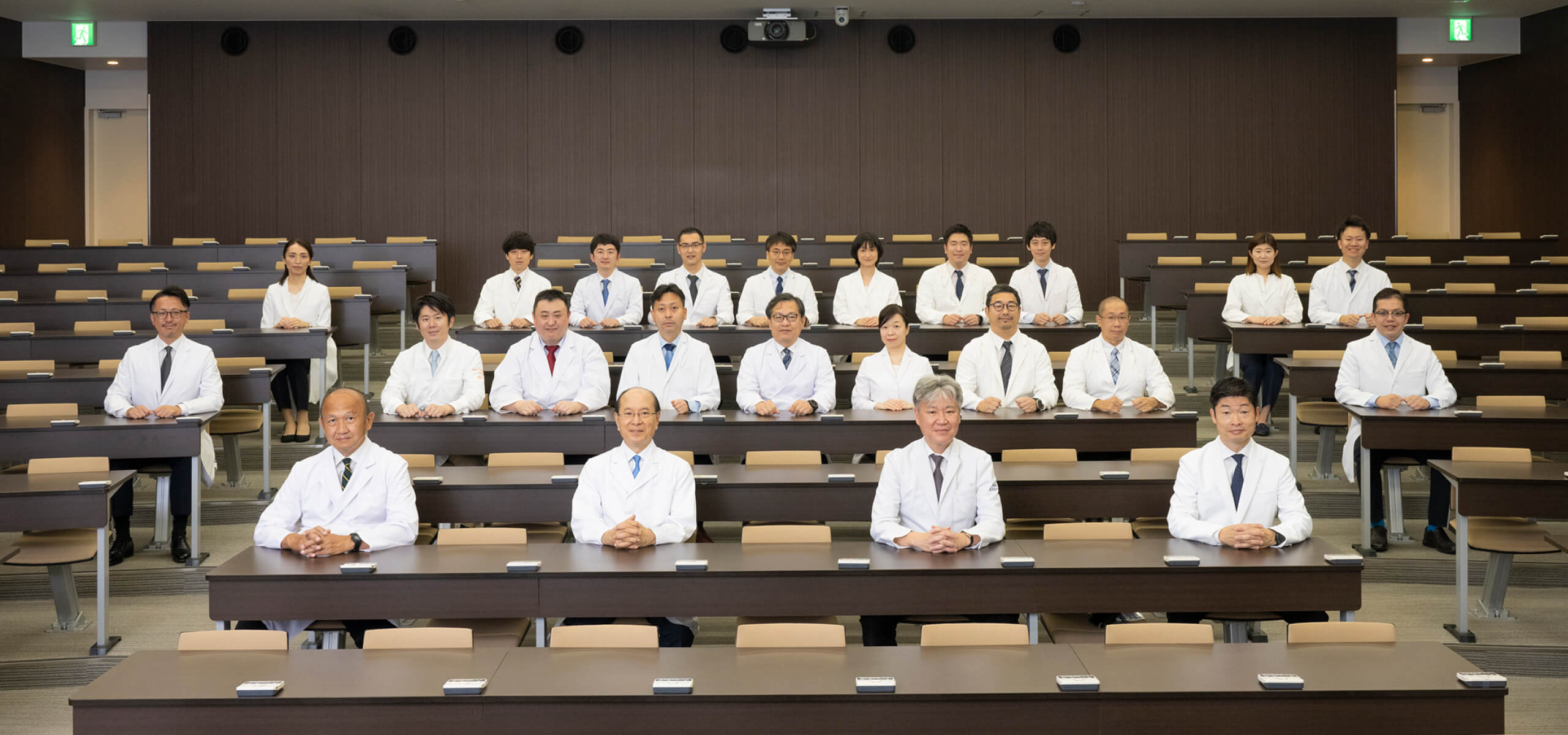 スタッフ集合写真